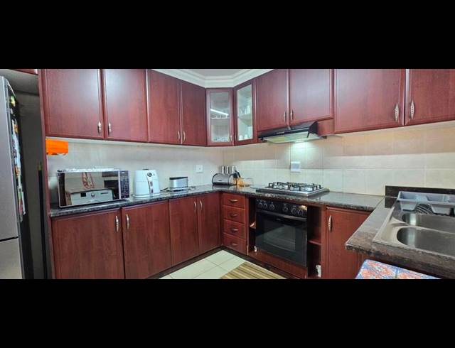 3 BEDROOM TOWNHOUSE FOR SALE IN RAISETHORPE